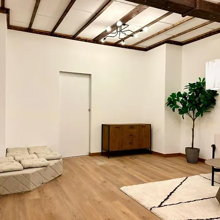 Hidden Garden - Spacious Modern - 1 Min To City Shuttle Apartment *