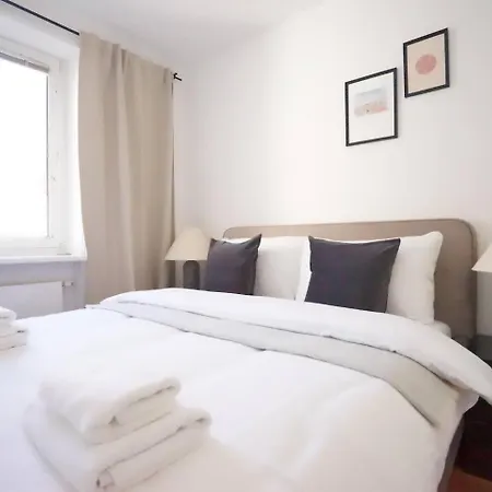 Apartment Wonderful 2 Bedroom *