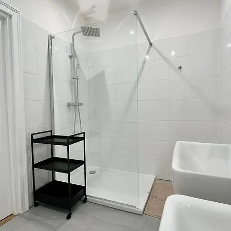 Apartment Stylish Central 2 Bedroom