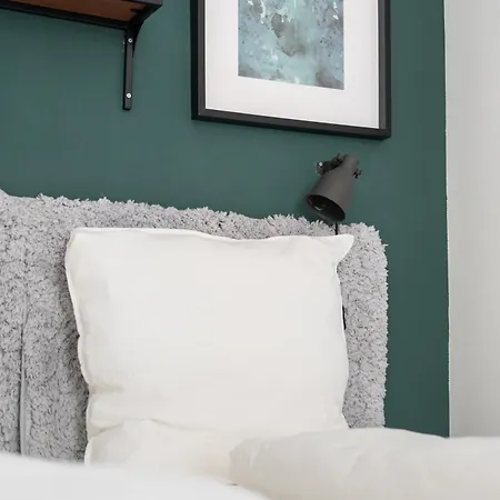 Apartment 1110