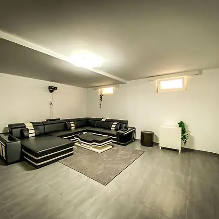 Mit Pool Villa Wien
