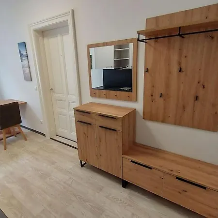 Apartment 5b - Budget *