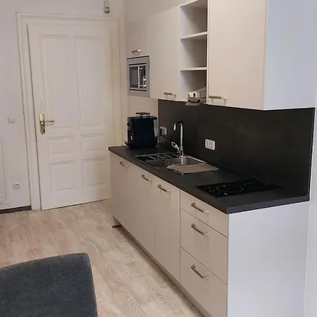 5b - Budget Apartment *