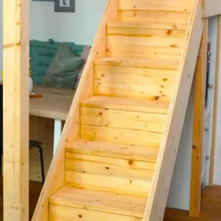 Apartment Mit Balkon *
