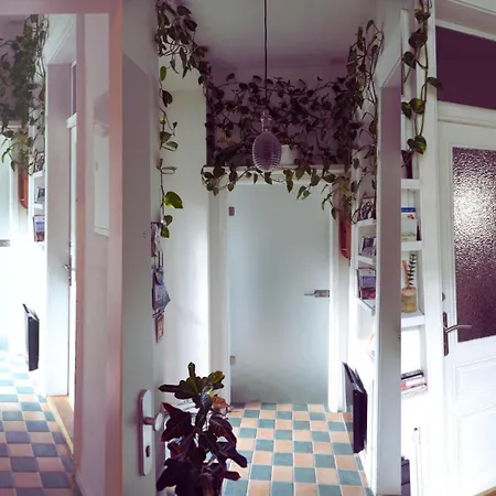 Apartment Mit Balkon