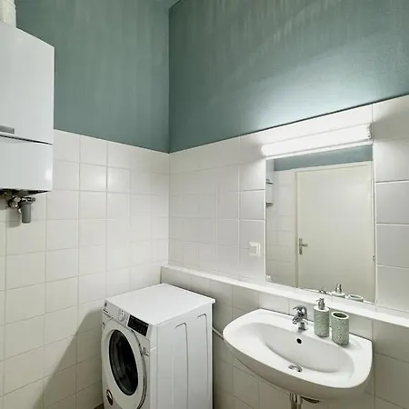 Neue, Gross & Gemuetliche Mit Toller Anbindung Apartman