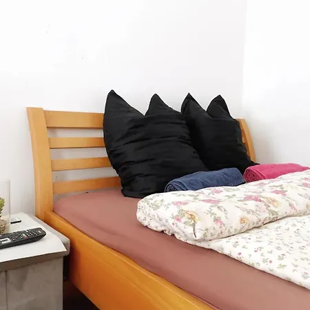 Perfectly Located Cozy *