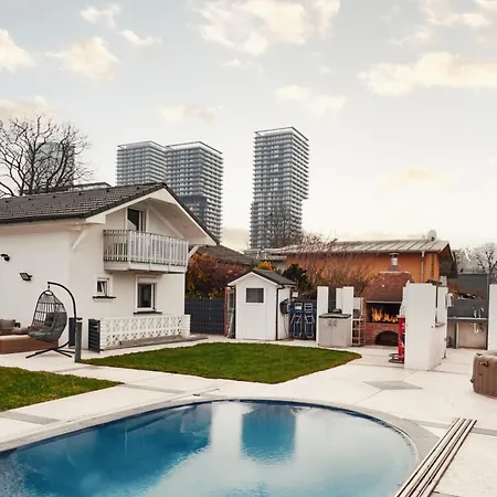Vila Luxurious In Prime Location Of W Swimming Pool