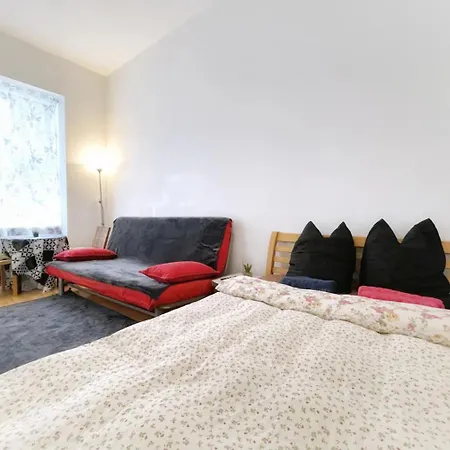 Perfectly Located Cozy *