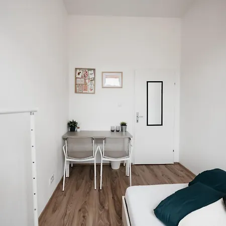 Privatunterkunft Room4journeys *