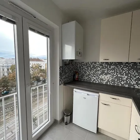 Apartment Stylish In Entire