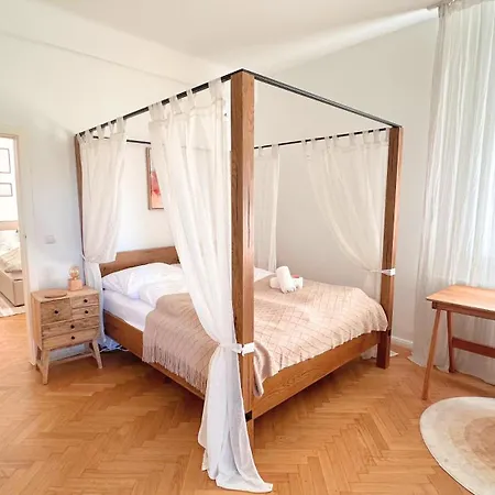 Apartment Cozy In Quiet Location, Fast Train Station 100m Away, Contactless Check-in *