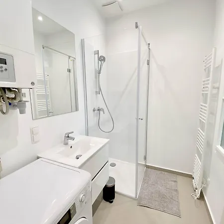 Apartment Beautiful In Hip Area With 3 Bed
