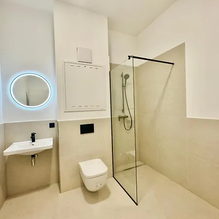 Modern Stylish With Garden Apartment *