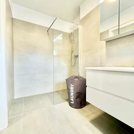 Stylische Mit Balkon * Vienna