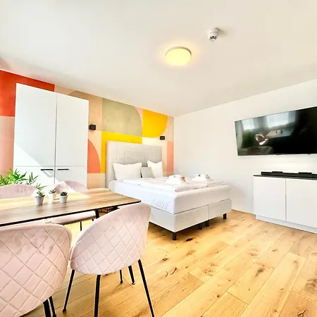 Stylische Mit Balkon * Vienna