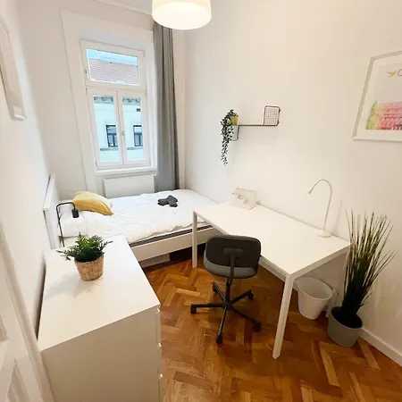 Beautiful In Hip Area With 3 Bed * Vienna