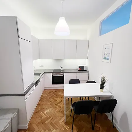 Beautiful In Hip Area With 3 Bed * Vienna
