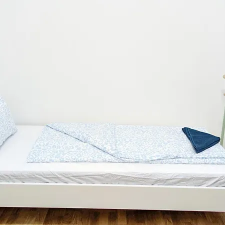 Apartmán Spacious In A Lively Area *