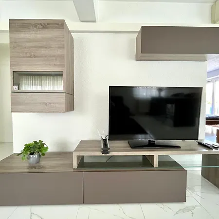 Luxurioeses Mit Pool Apartamento Viena