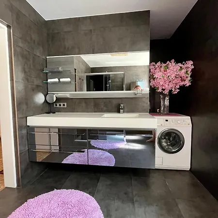 Luxurioeses Mit Pool Apartamento *