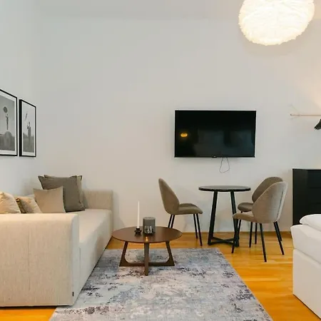 Classy In Josefstadt Perfect For 4-6 *