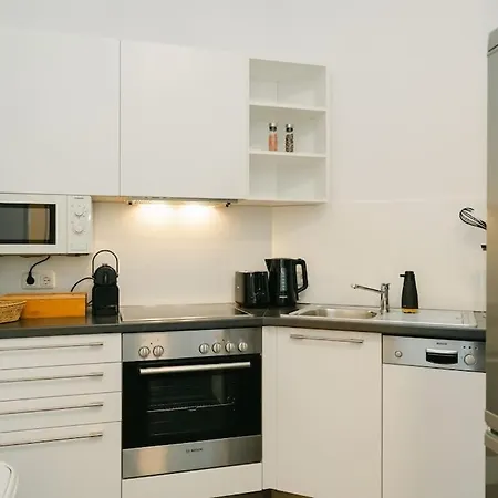 Apartment Classy In Josefstadt Perfect For 4-6