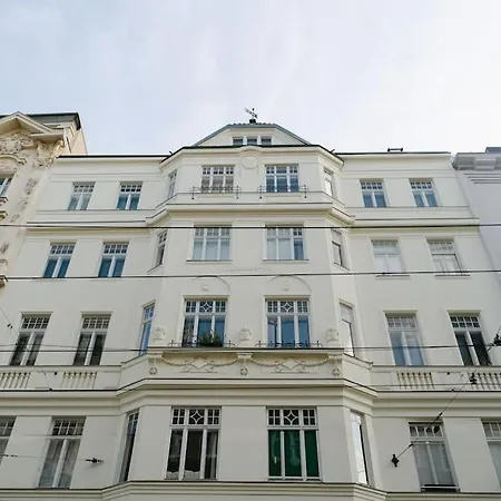 Apartment Classy In Josefstadt Perfect For 4-6 Vienna