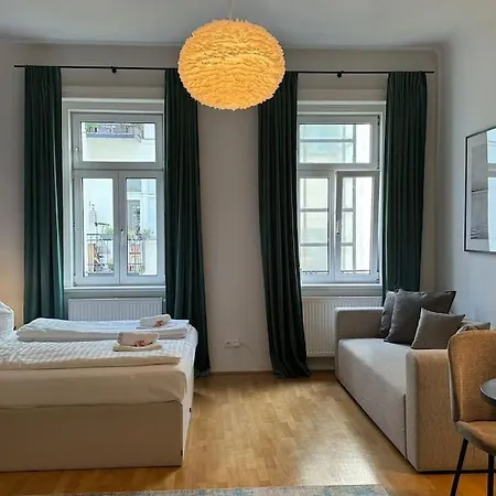 Classy In Josefstadt Perfect For 4-6 *