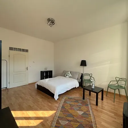 Messe-wien Luminous Flat Apartment