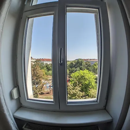 Maximillian Aparthotel