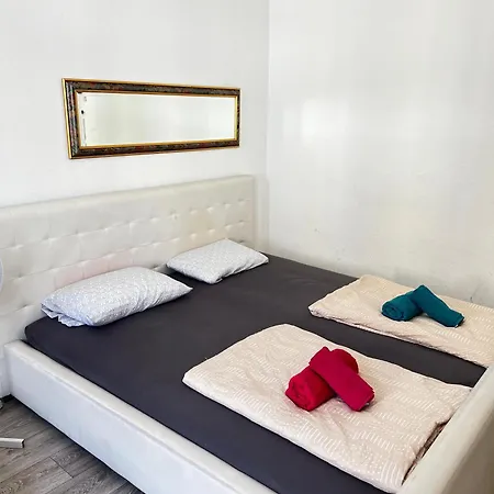 Sam-26 Apartment