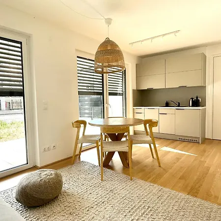 Apartment Premium With Garden *