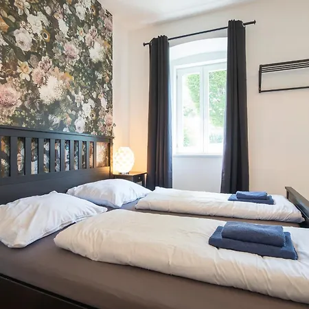 Dainn Schoenbrunn Apartment