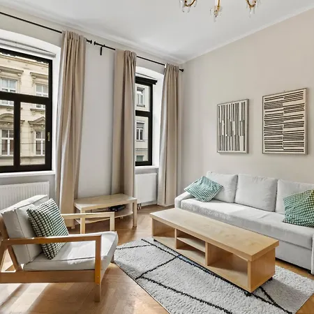 Chic - Near U3 Metro Apartment