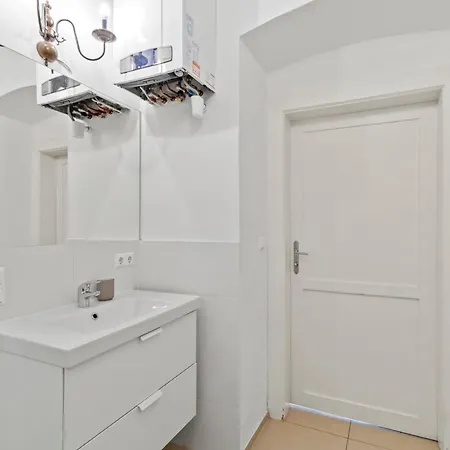 Apartment Chic - Near U3 Metro Wien