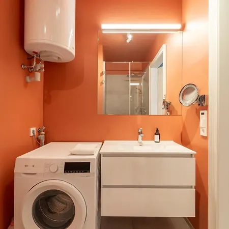 Robert I Levestate Apartment *