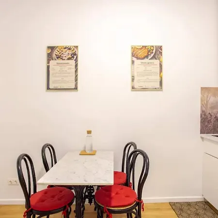 Apartment Gemuetliche Nur 15 Minuten Ins Stadtzentrum Vienna