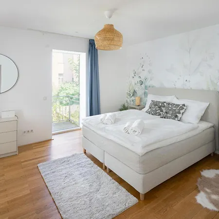 Апартаменты Gemuetliches, Ruhiges - 90m2 Mit Garten Und Terrasse *