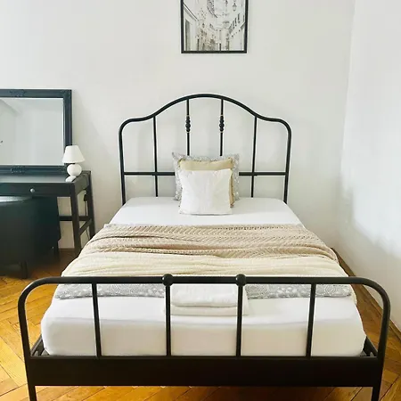 Beautiful Centre Apartment Vienna