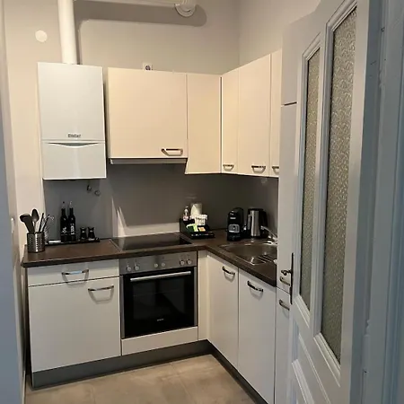 Grosszuegiger Wiener Altbau Gleich Neben Schoenbrunn Apartamento Viena