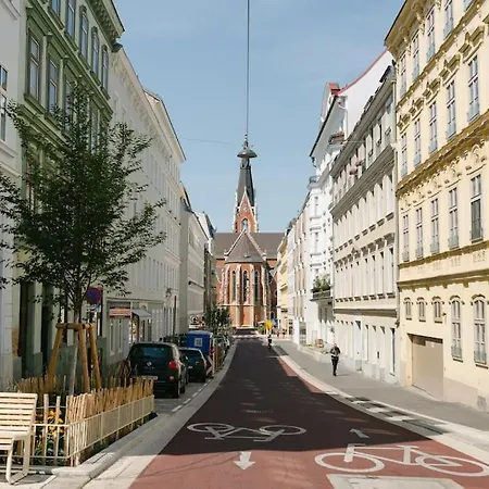 Апартаменты Homey 5 Min To Belvedere *