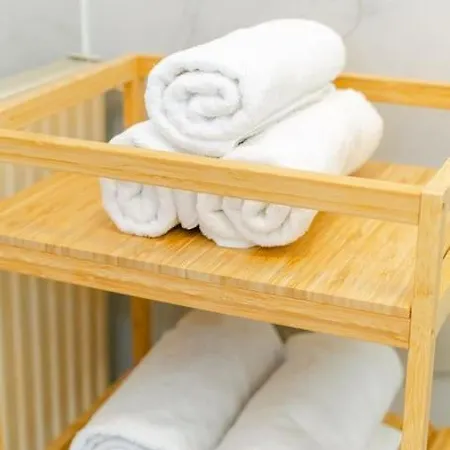 Homey 5 Min To Belvedere Апартаменты *