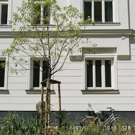 Апартаменты Homey 5 Min To Belvedere