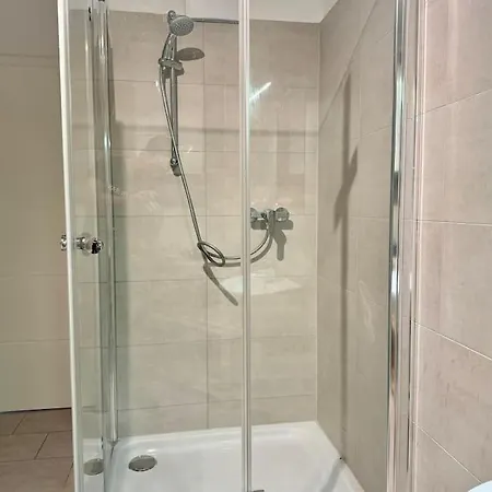 Modern Stylish & Spacious With Balcony * Wien