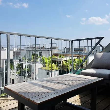 Triple A Apartment *