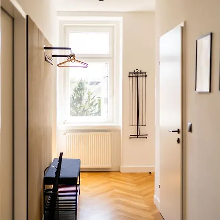 Myflat - Bright Near Station