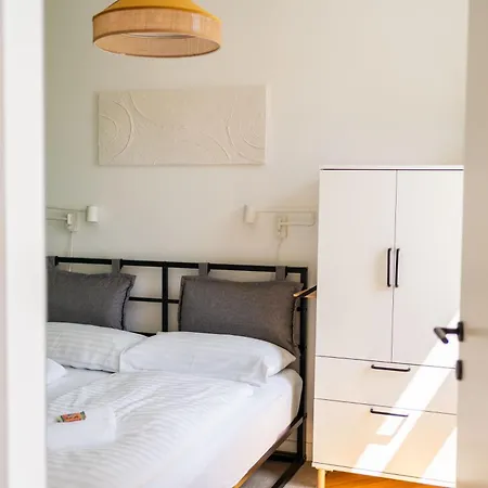 Myflat - Bright Near Station Appartement *