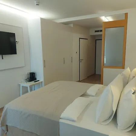 Gartenhotel Altmannsdorf Hotel 4*