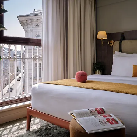 Pentahotel Hotel 4*